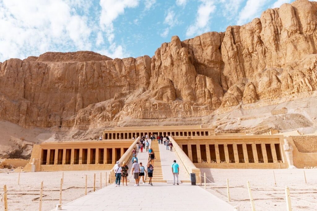 Viaggio in Egitto: Crociera sul Nilo tra Antichi Egizi e una Guida Turistica Esperta